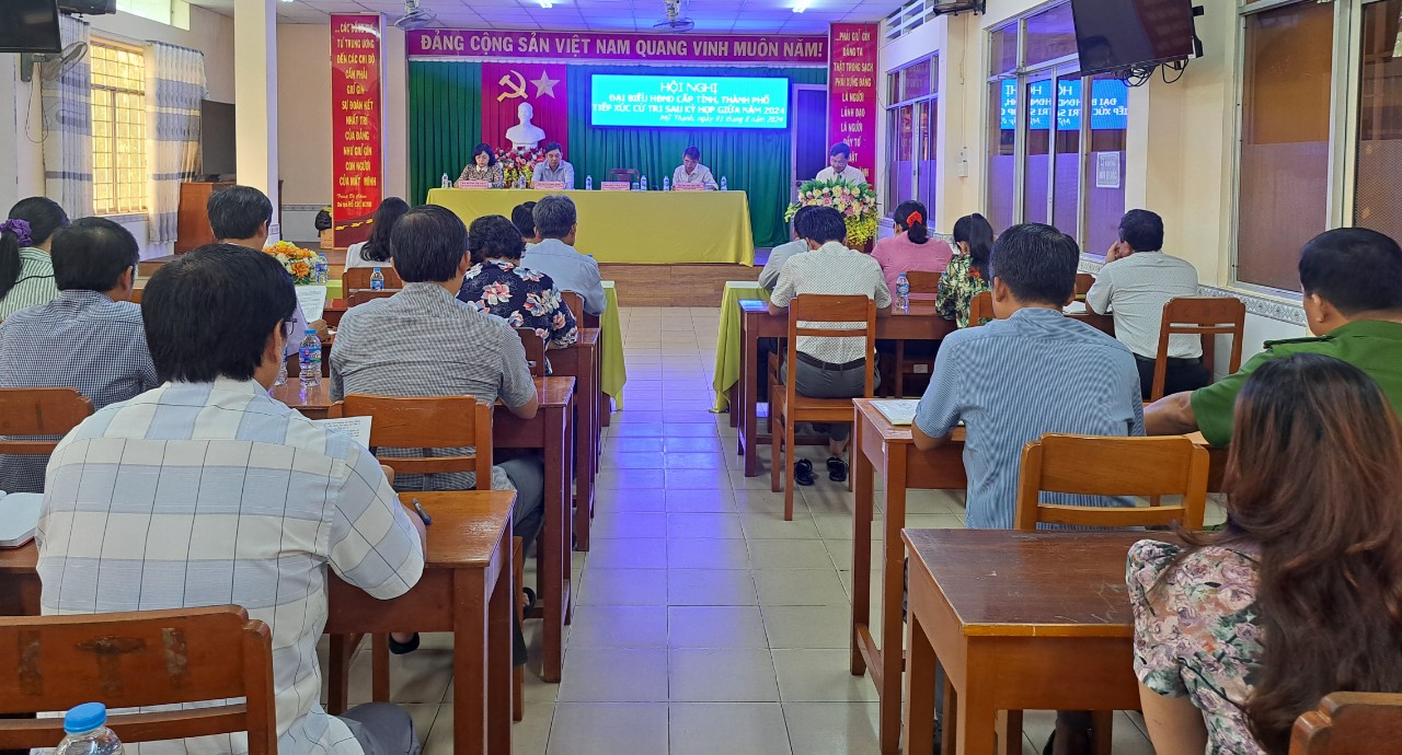 ĐẠI BIỂU HĐND TỈNH AN GIANG VÀ TPLX TIẾP XÚC CỬ TRI SAU KỲ HỌP GIỮA NĂM 2024