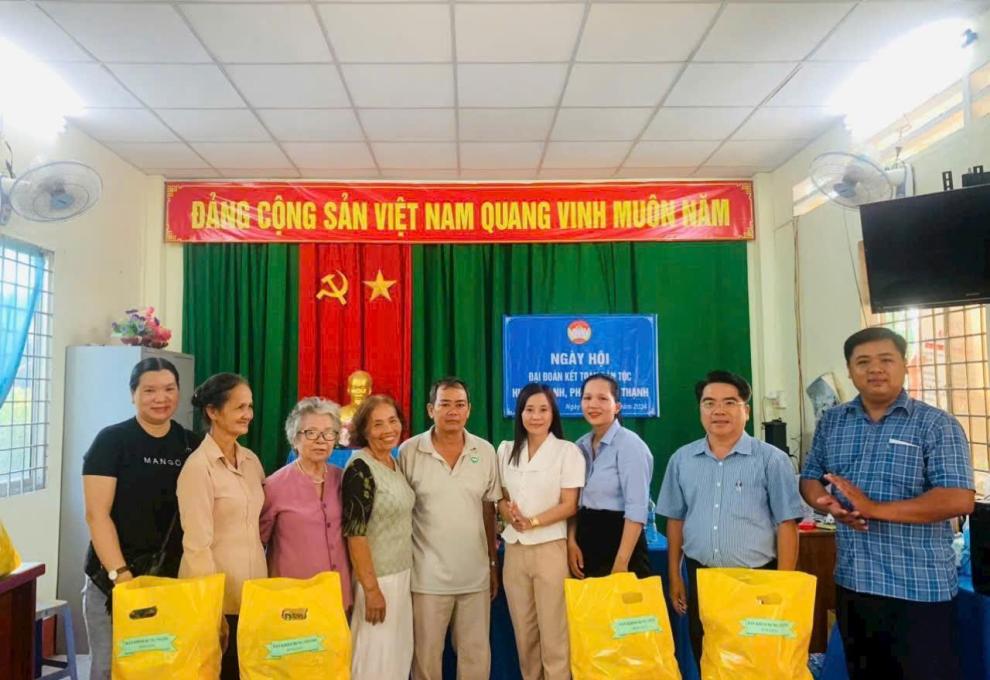 PHƯỜNG MỸ THẠNH ĐỒNG LOẠT TỔ CHỨC NGÀY HỘI ĐẠI ĐOÀN KẾT TOÀN DÂN TỘC 18/11