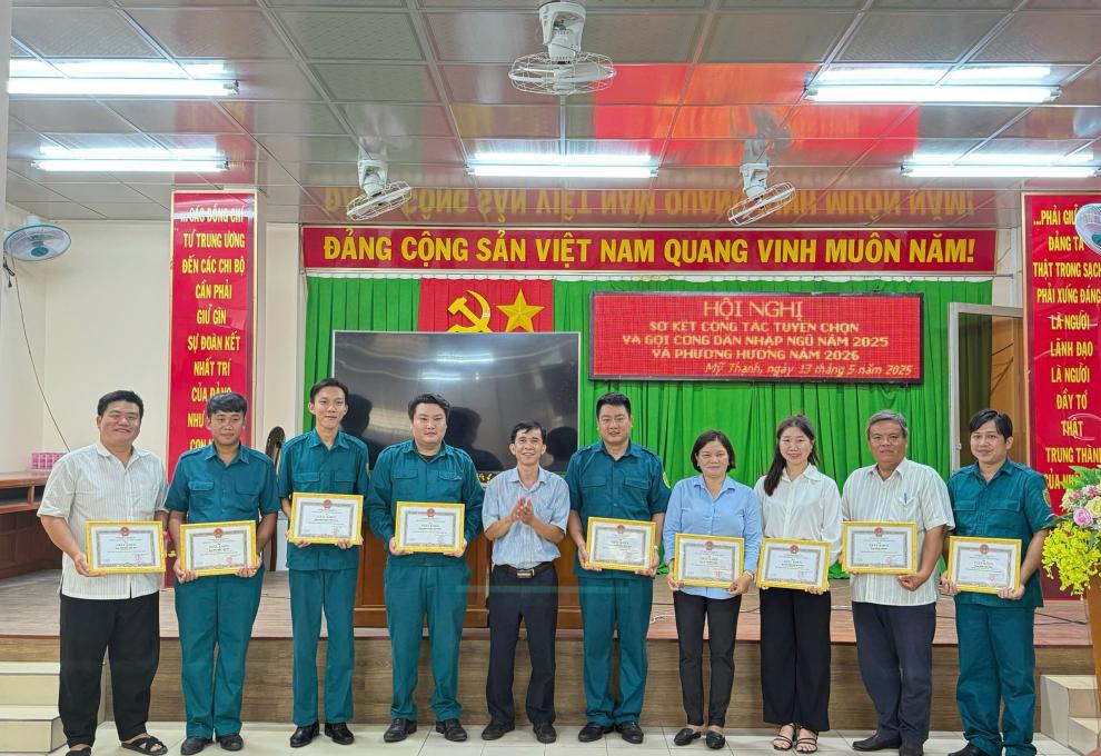PHƯỜNG MỸ THẠNH SƠ KẾT CÔNG TÁC TUYỂN CHỌN VÀ GỌI CÔNG DÂN NHẬP NGŨ NĂM 2025
